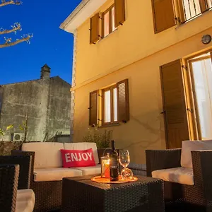https://apartman-madlen.primorje-gorskikotar.com